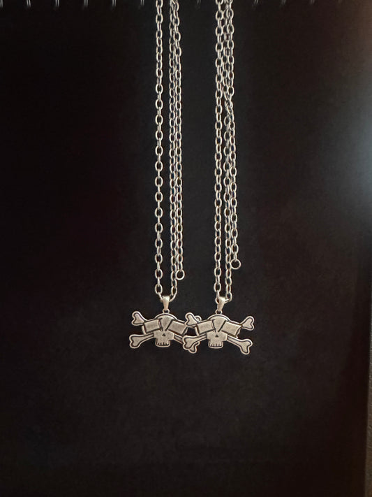 LOGO NECKLACE