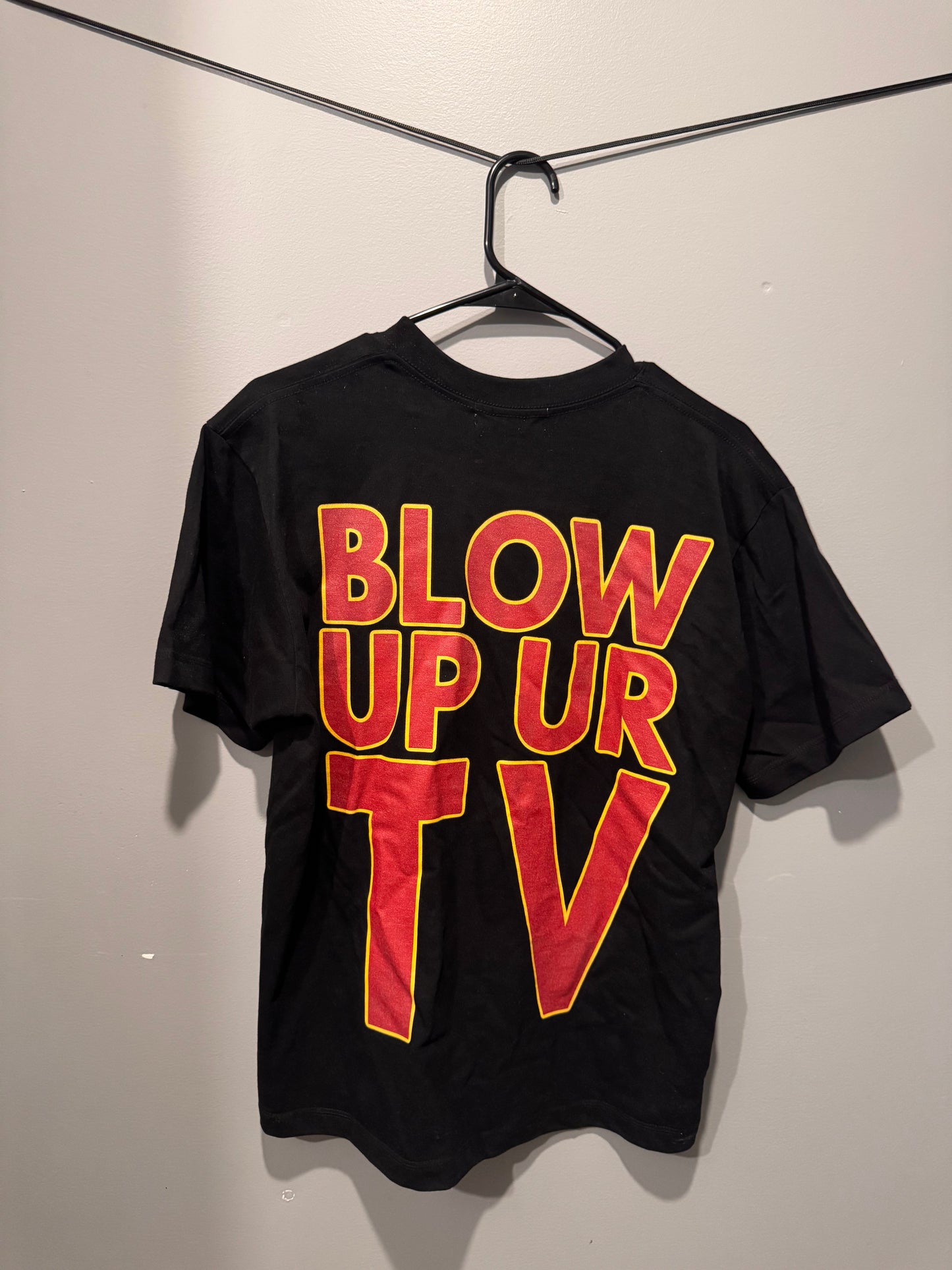 BLOW UP UR TV TSHIRT