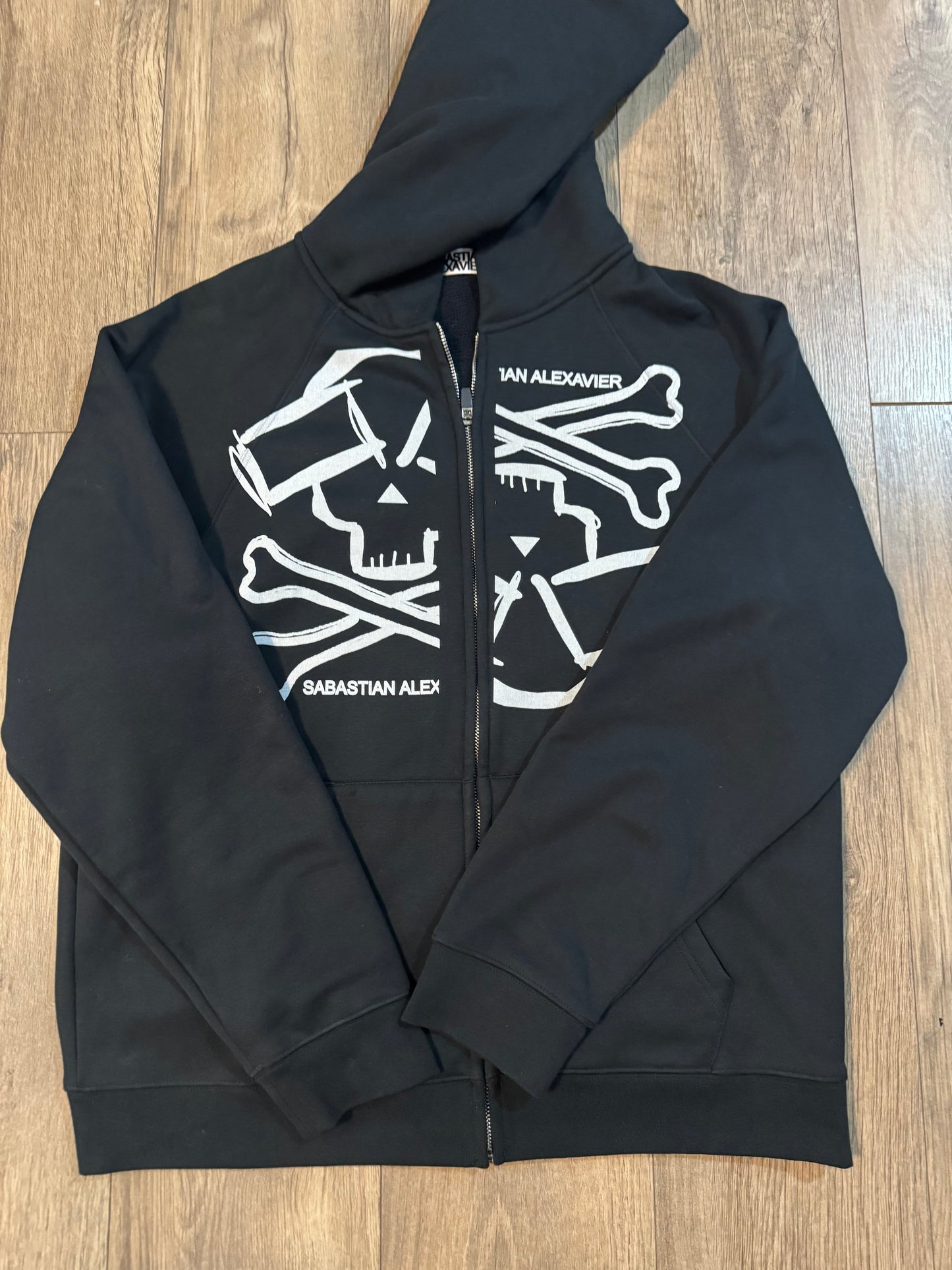 CROSSBONE ZIP-UP