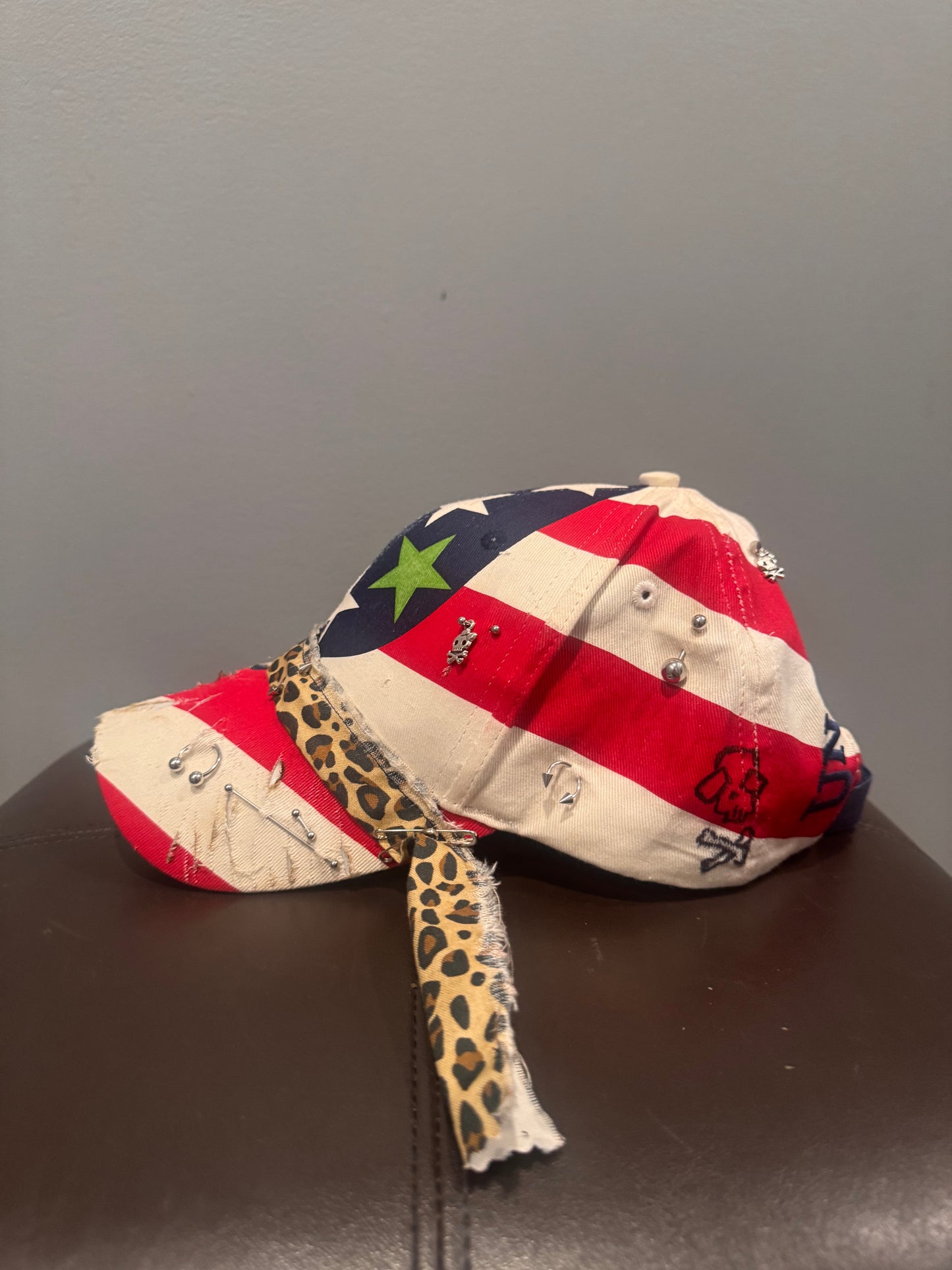 TORN GLORY HAT