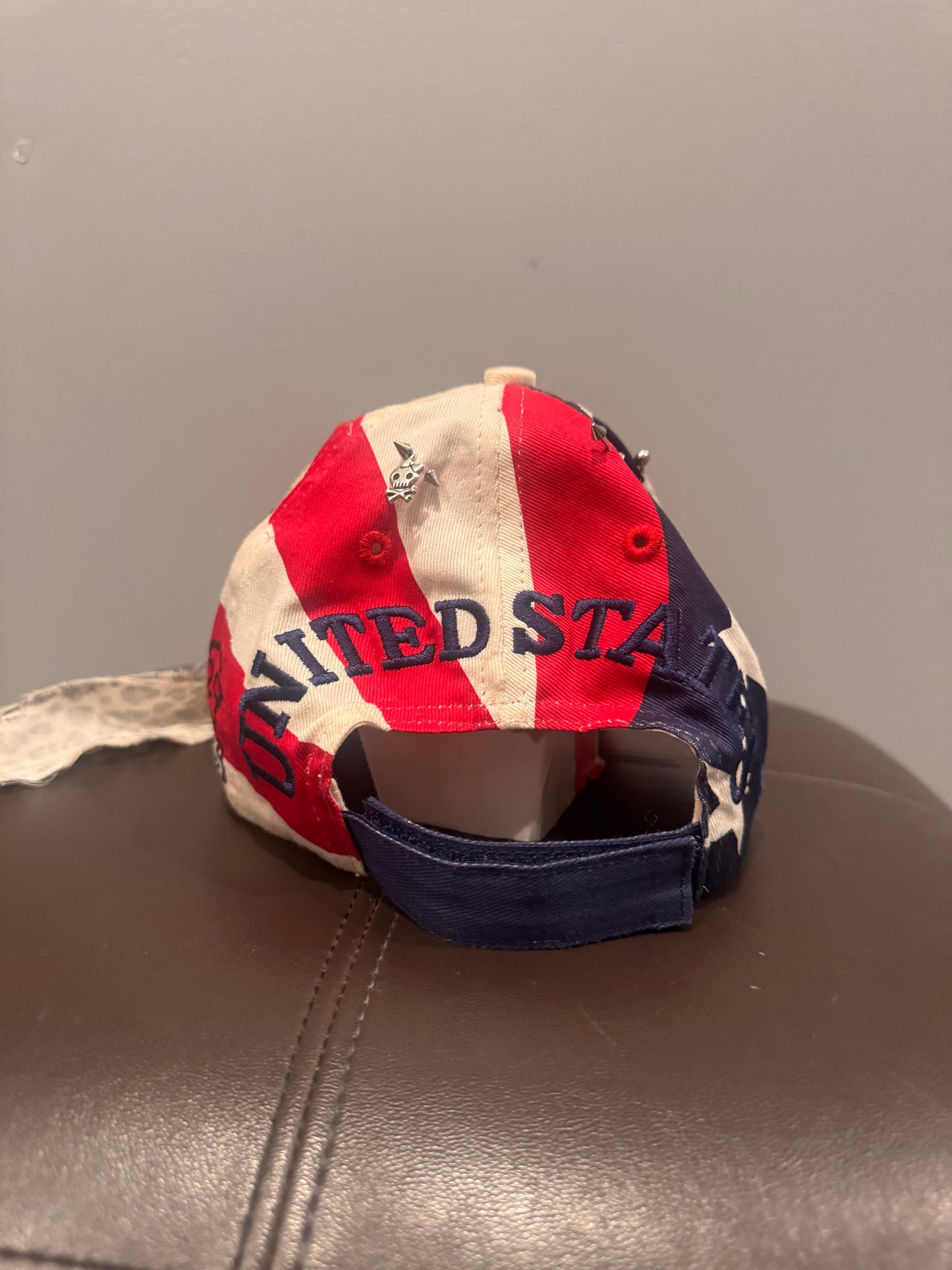 TORN GLORY HAT