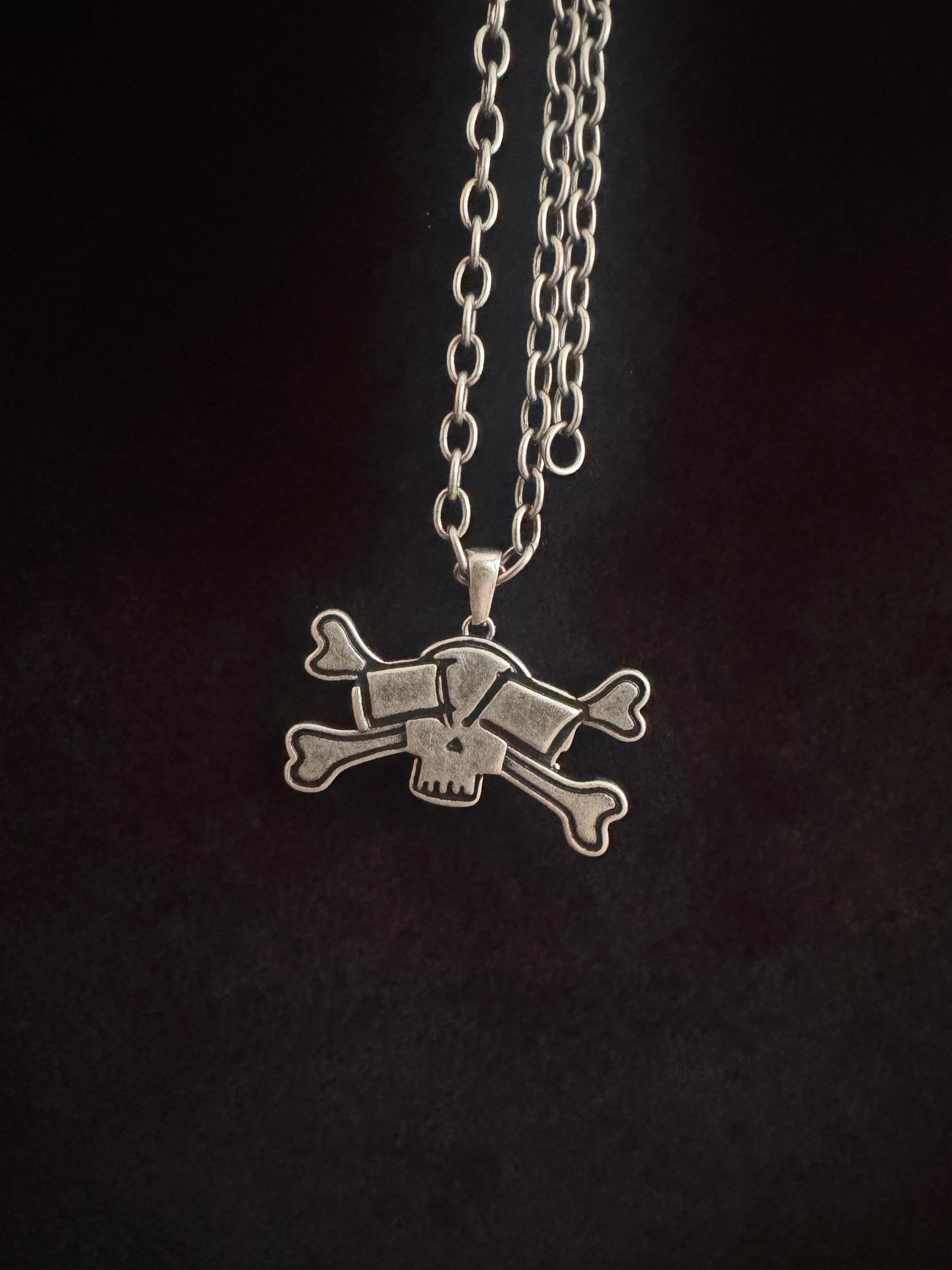 LOGO NECKLACE