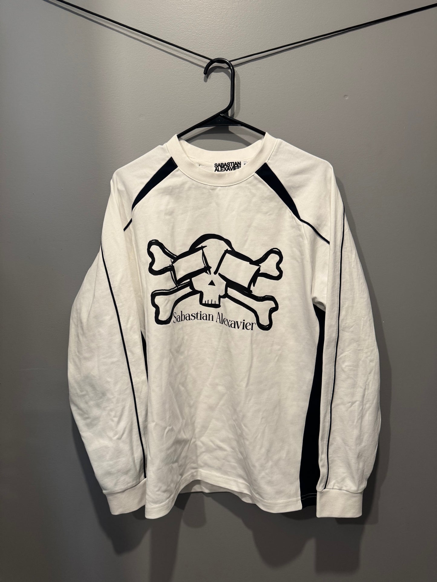 SABASTIAN ALEXAVIER STAFF LONGSLEEVE
