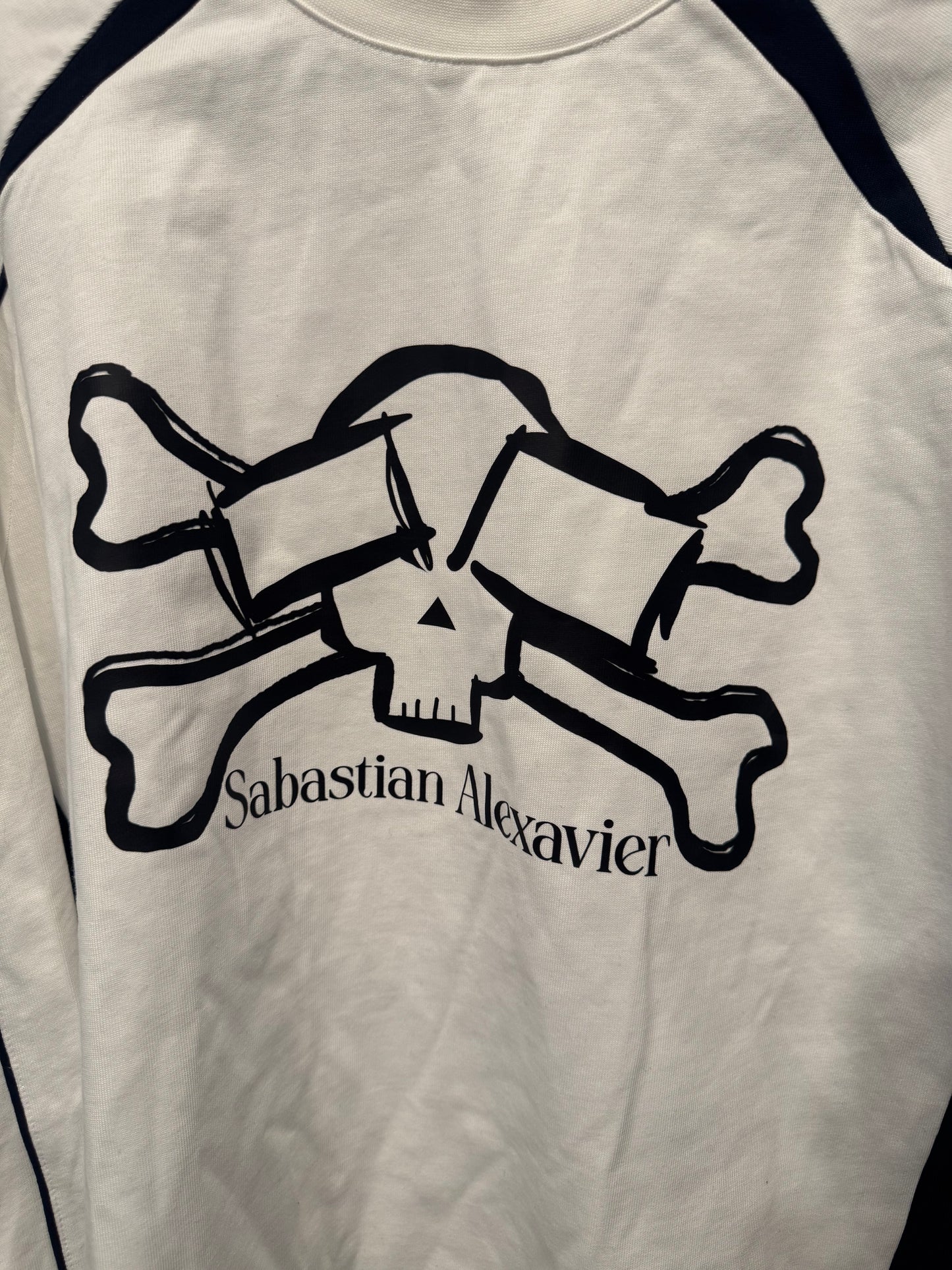 SABASTIAN ALEXAVIER STAFF LONGSLEEVE